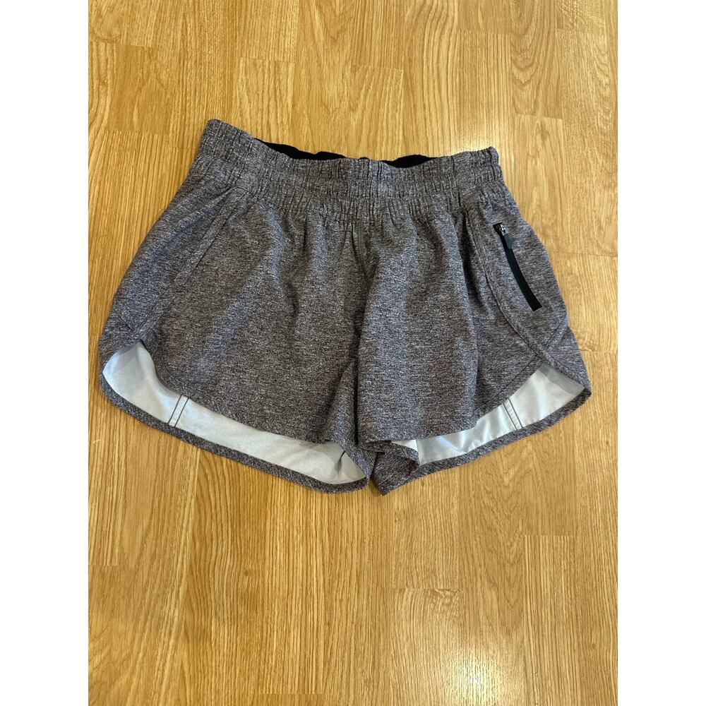 Lululemon Women’s Tracker Short V 4”, Size 8 - Picture 4 of 7